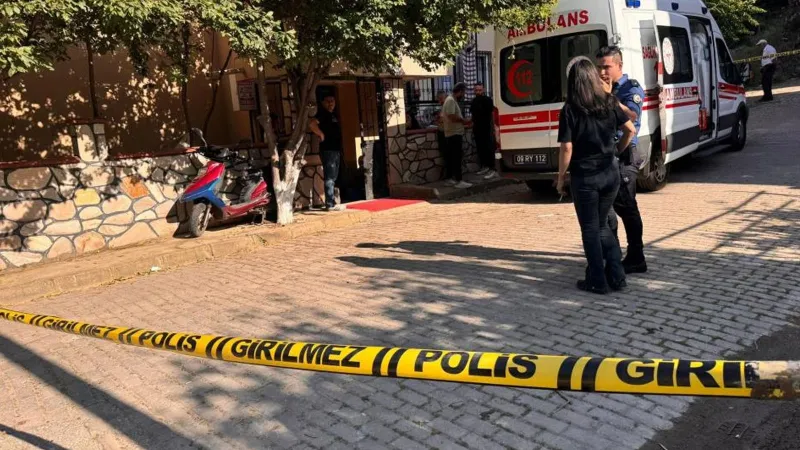 Babasının beylik tabancasıyla kendini vuran 18 yaşındaki genç hayatını kaybetti