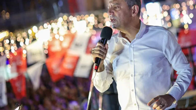 CHP Genel Başkanı Özgür Özel, Tekirdağ'daki "Millet İradesine Sahip Çıkıyor Mitinginde" konuştu