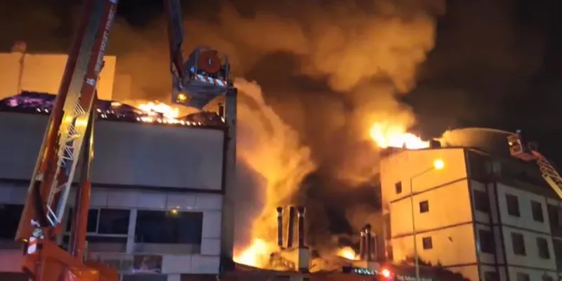 Erzurum'da Kebapçı Yangını! Evler Alev Alev, Neler Oluyor?