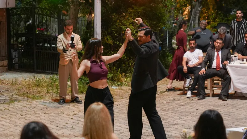 Eşref Rüya'daki Zeybek Sahnesinin Sırrı Çözüldü!
