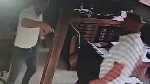 İstanbul'da iş insanı silahla vurularak öldürüldü