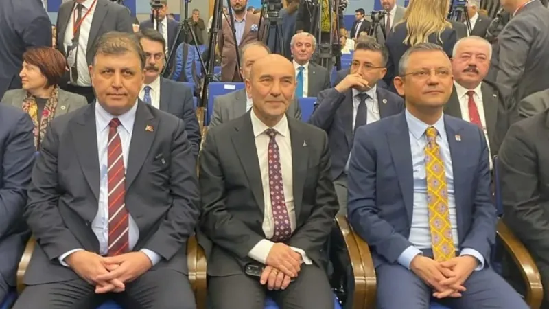 CHP İzmir'de Neler Oluyor? Yolsuzluk İddiaları mı Kriz Yarattı?