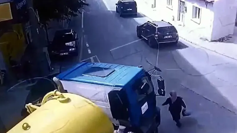 Karşıdan karşıya geçmek isterken vidanjör çarptı: Talihsiz kadın hayatını kaybetti!