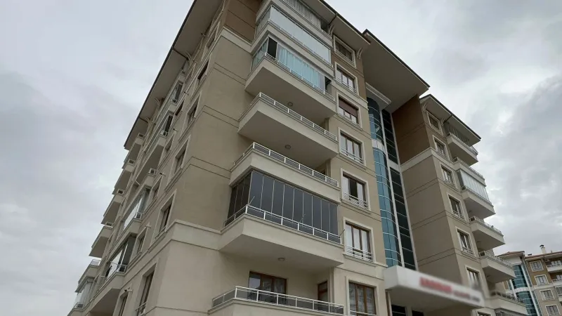 Konya'da Kan Donduran Cinayet! Eşini Öldürüp Başında Bekledi