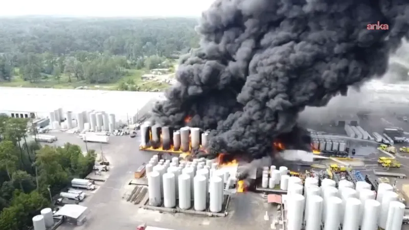 Louisiana'da Fabrika Cehennemi! Tahliye Alarmı Verildi!
