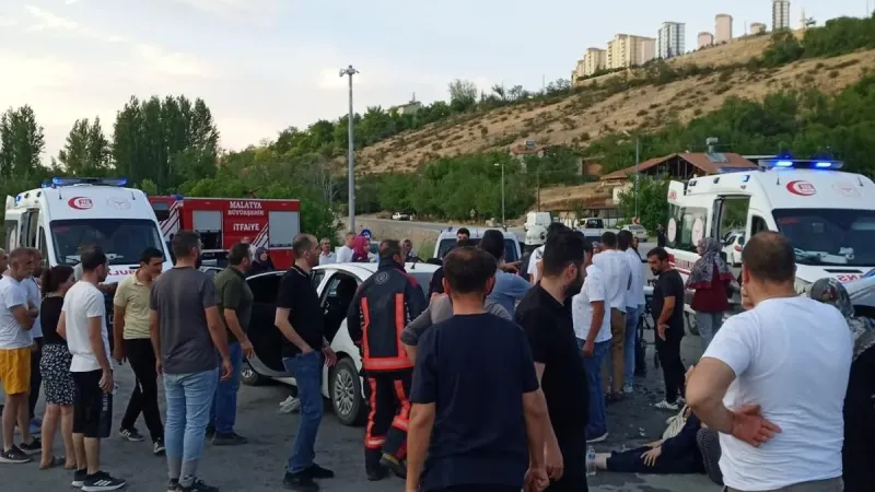 Malatya'da feci kaza! 11 yaralı