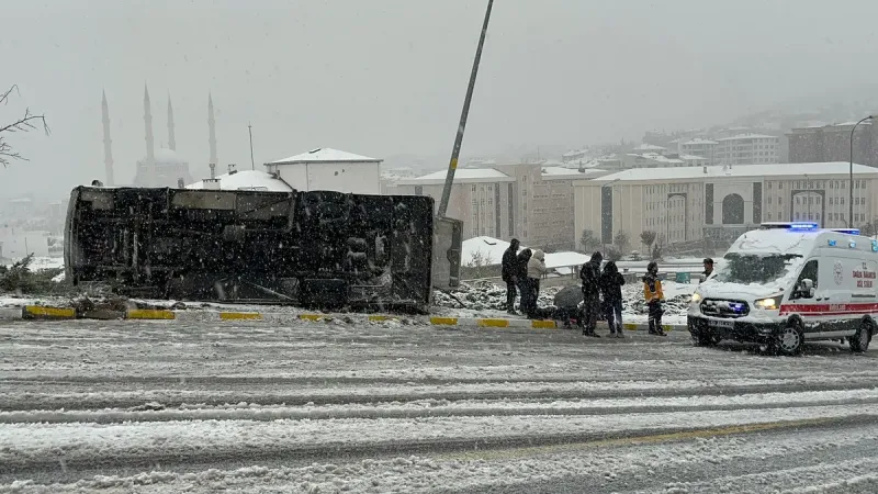 Nevşehir'de İşçi Servisi Faciası! 14 Yaralı, Şok Detaylar!
