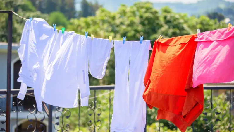Dışarıda Çamaşır Kurutmak Sağlığa Zararlı mı? Şok Uyarı!