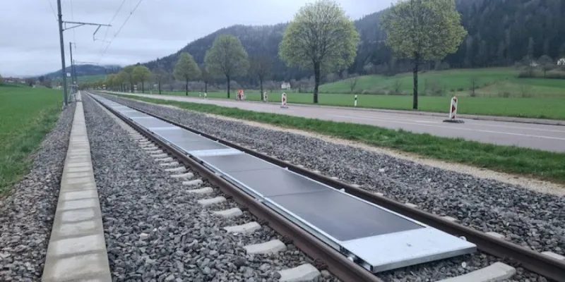 İsviçre'de Güneş Enerjili Tren Yolu Devrimi!