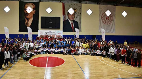 Okul sporlarında dereceye giren 452 öğrenciye ödül