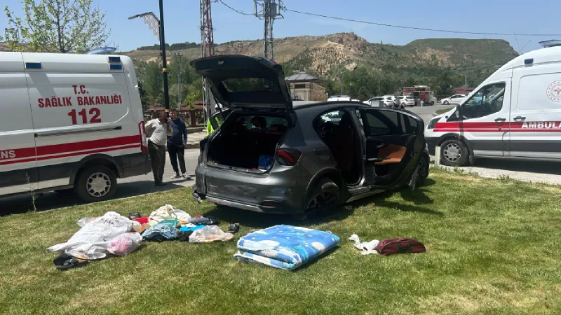 Otomobil ile hafif ticari araç çarpıştı: 3'ü çocuk, 6 yaralı