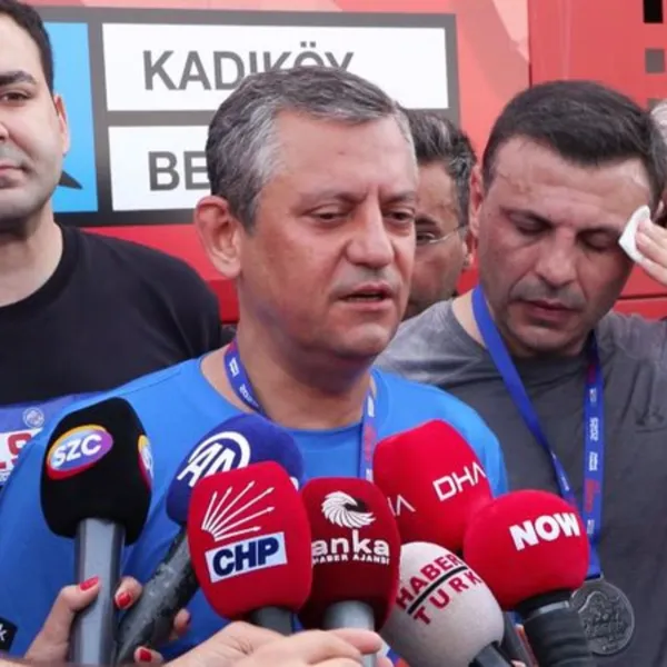 Özgür Özel'den İmamoğlu'na Destek: Halk Koşusu'nda Kritik Mesaj!