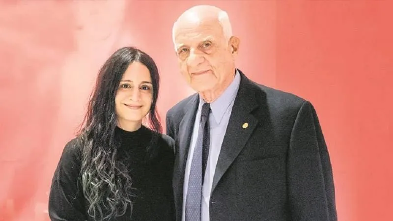 Sabah yazarı Cankurt: İpek Kıraç evleniyor, bir DJ Koç Ailesi'ne damat oluyor